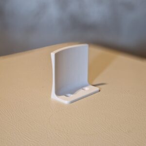 3D prinditud kõrvaklappide hoidja.