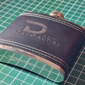 Pläsku graveeringuga